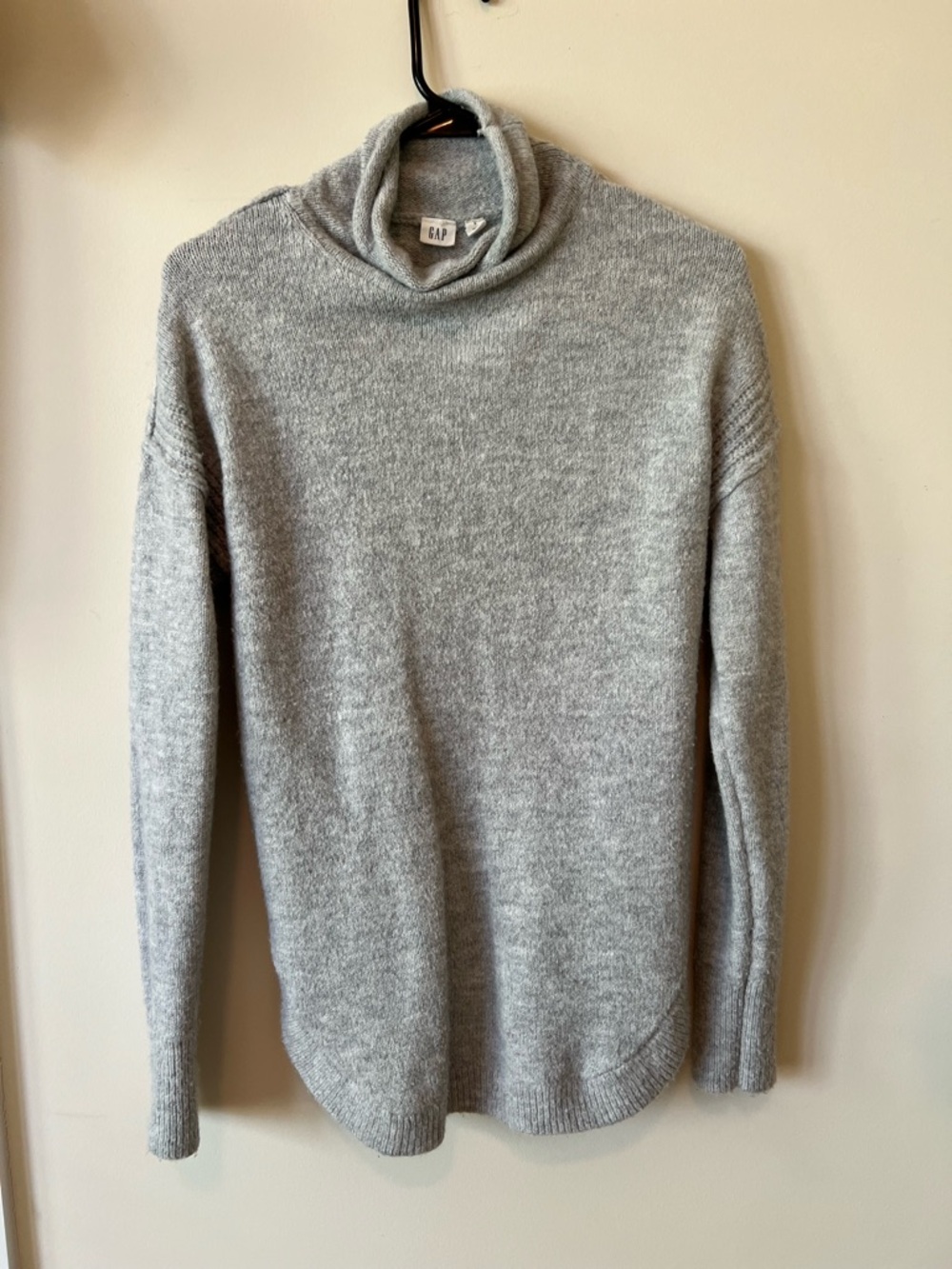 GAP Heather Gray Turtleneck Sweater